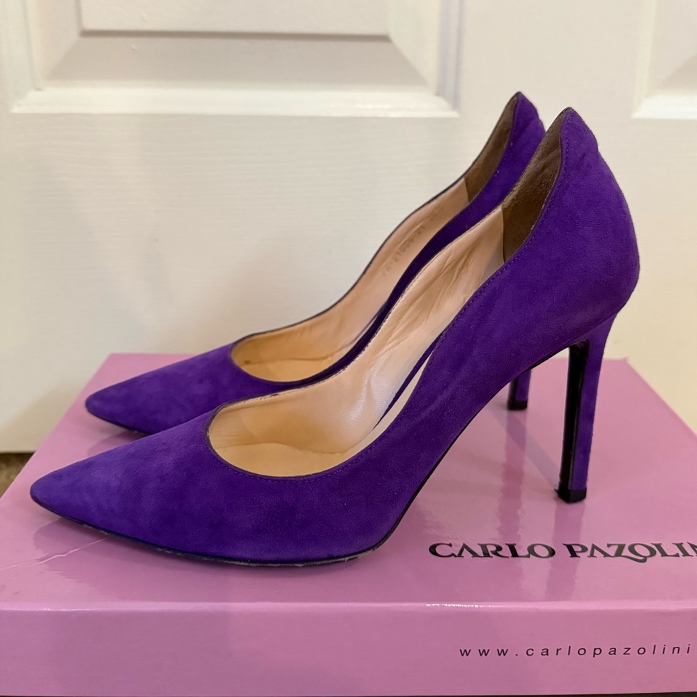 Carlo Pazalini Suede pumps